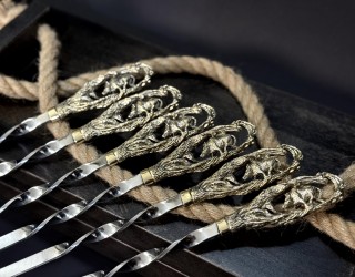 Комплект шампурів "Кабан" у кейсі з натурального дерева